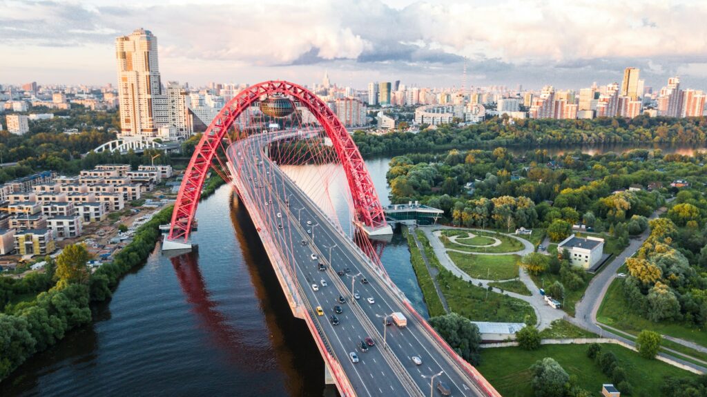 Zhivopisny Bridge — photo by dotzero / Unsplash